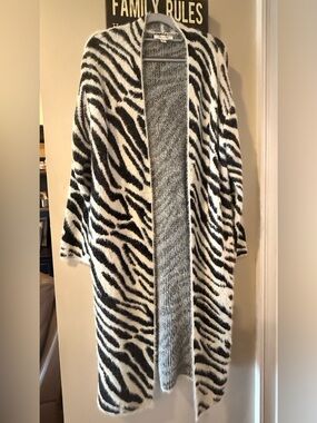 Zebra-Print Open Front Women's Sweater Coatigan - Black & White